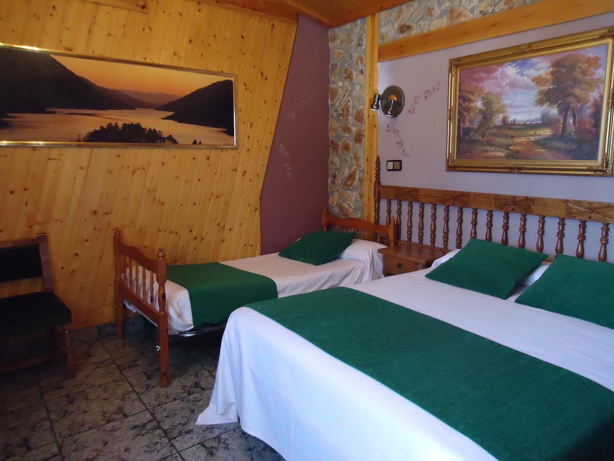 Picon Del Conde Hotel Monasterio de Rodilla Екстериор снимка