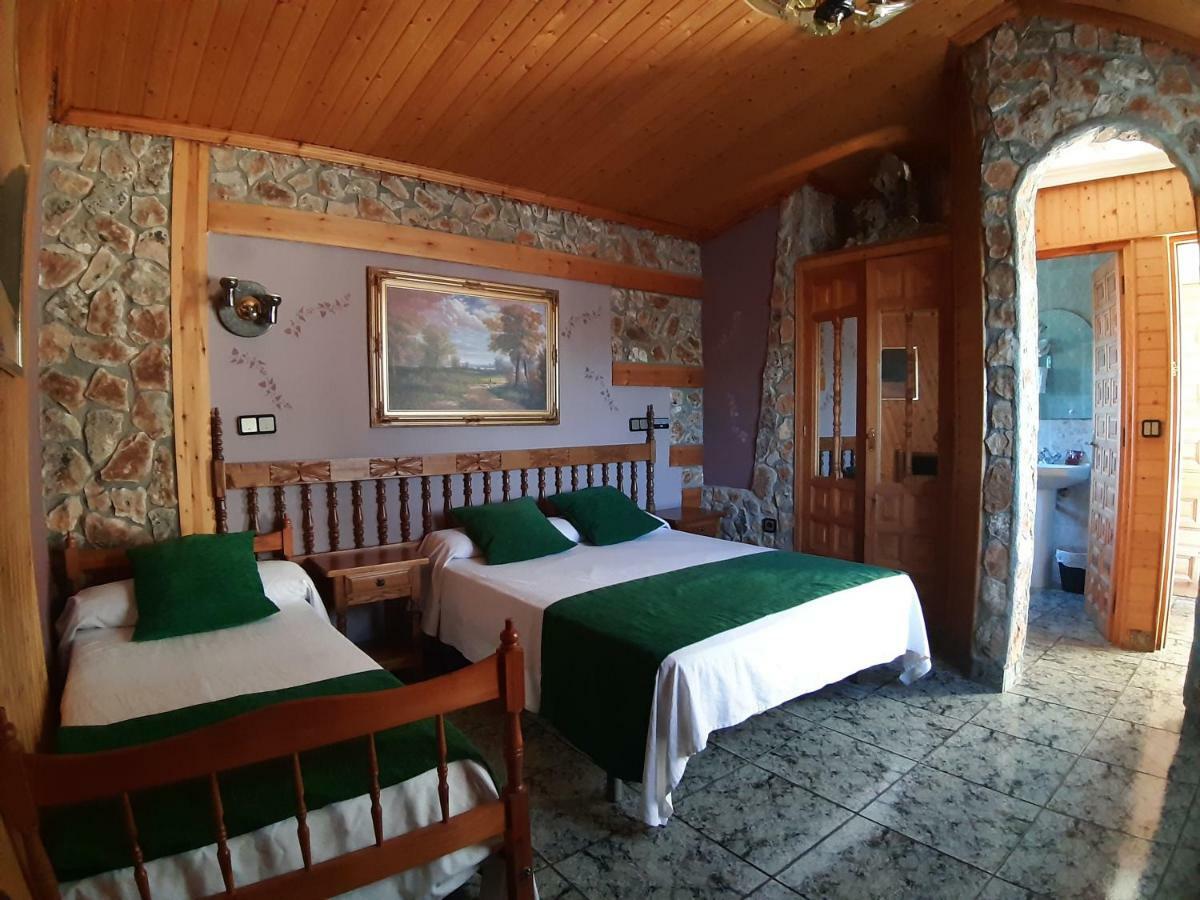 Picon Del Conde Hotel Monasterio de Rodilla Екстериор снимка